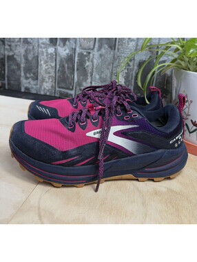 Brooks Cascadia 16 Women’s Pink/Navy Trail Running Shoes US 8.5 EU 40